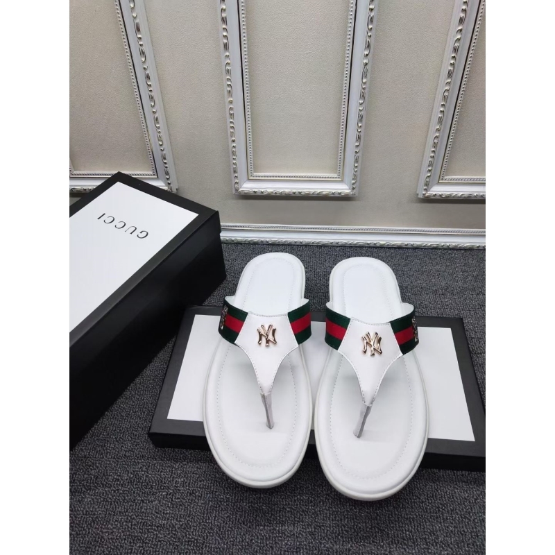 G*u*i slippers